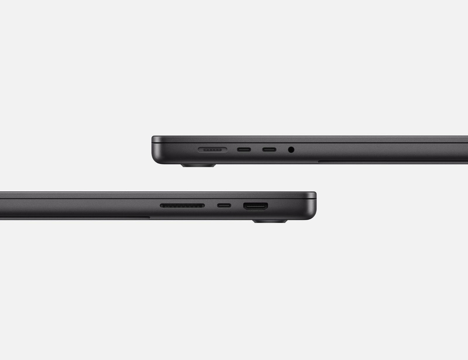 MacBook Air m2 ports and connections with MacBook Pro m4 max