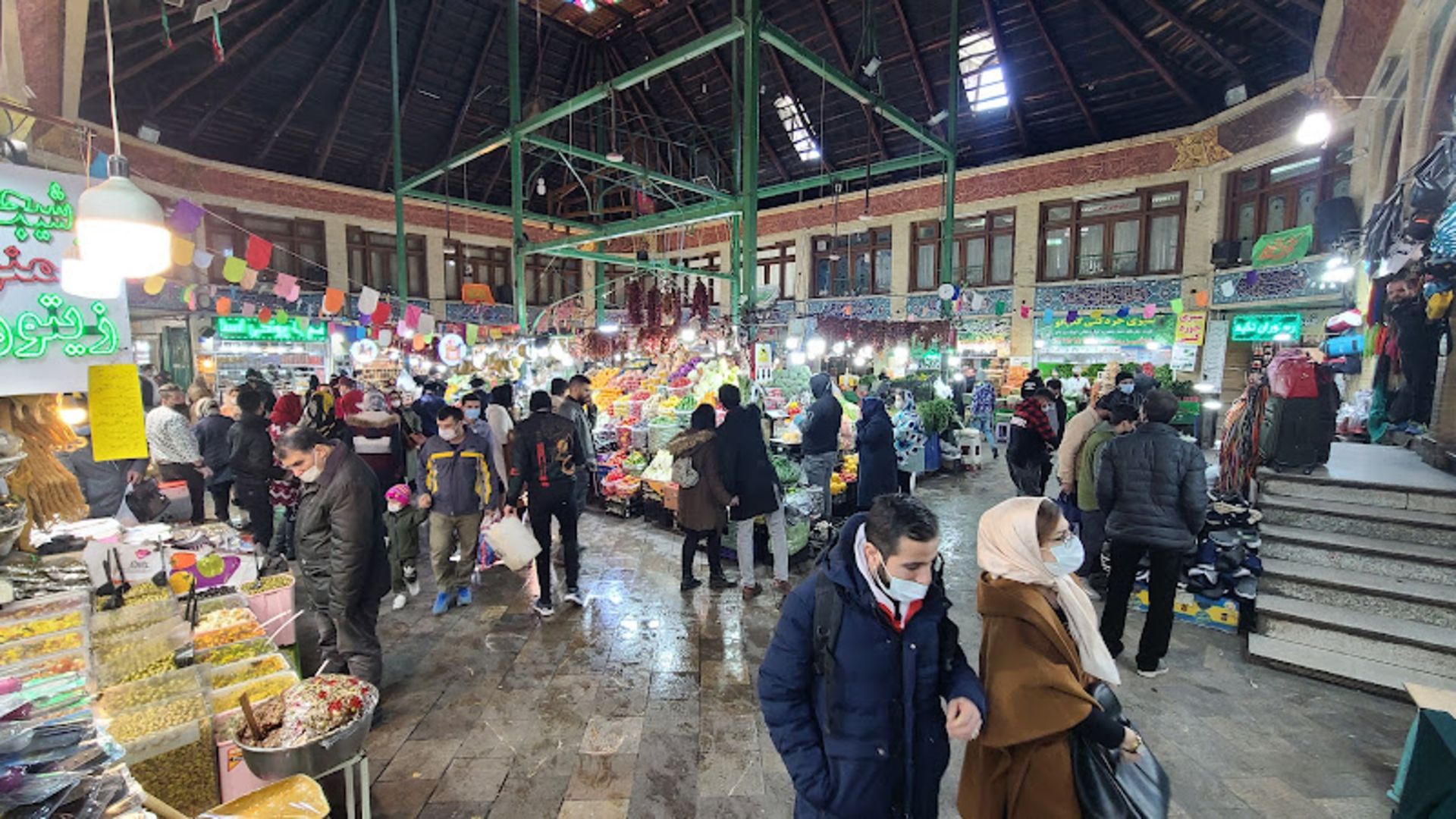 Fruit and vegetable market in Tajrish