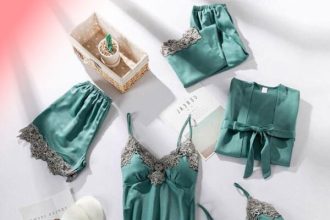 Full set of fancy satin pajamas