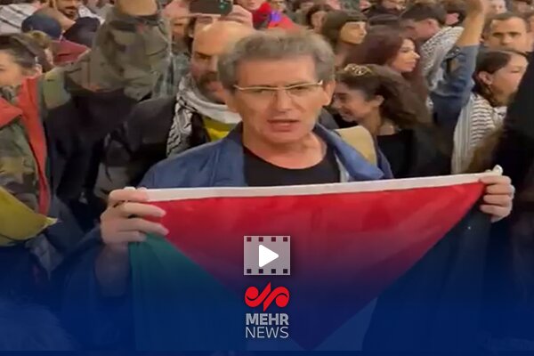 Demonstrations in front of the Greek Foreign Ministry to protest the arrest of the Samud fleet