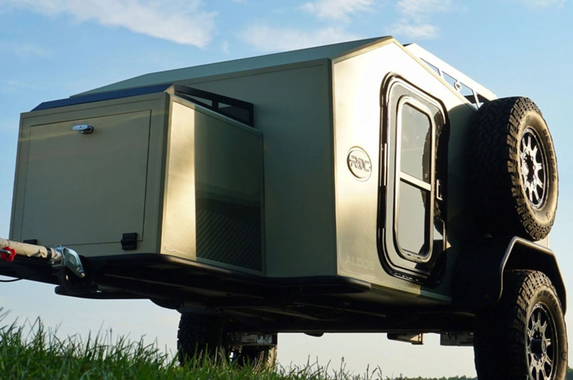 ALD09 camping trailer front view