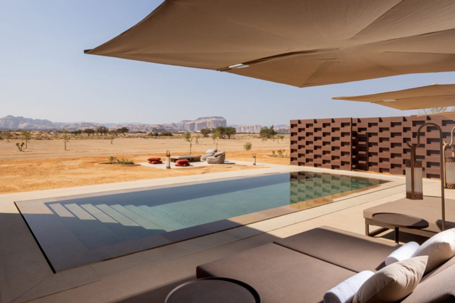 Swimming Swimming Hotel Stone