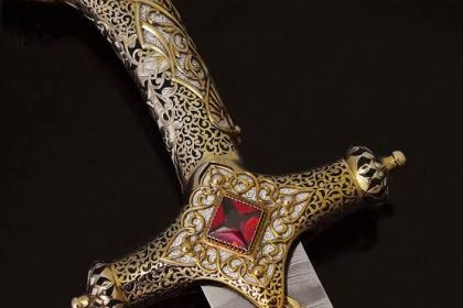 10 most expensive royal crowns and jewels in the world - diginoy