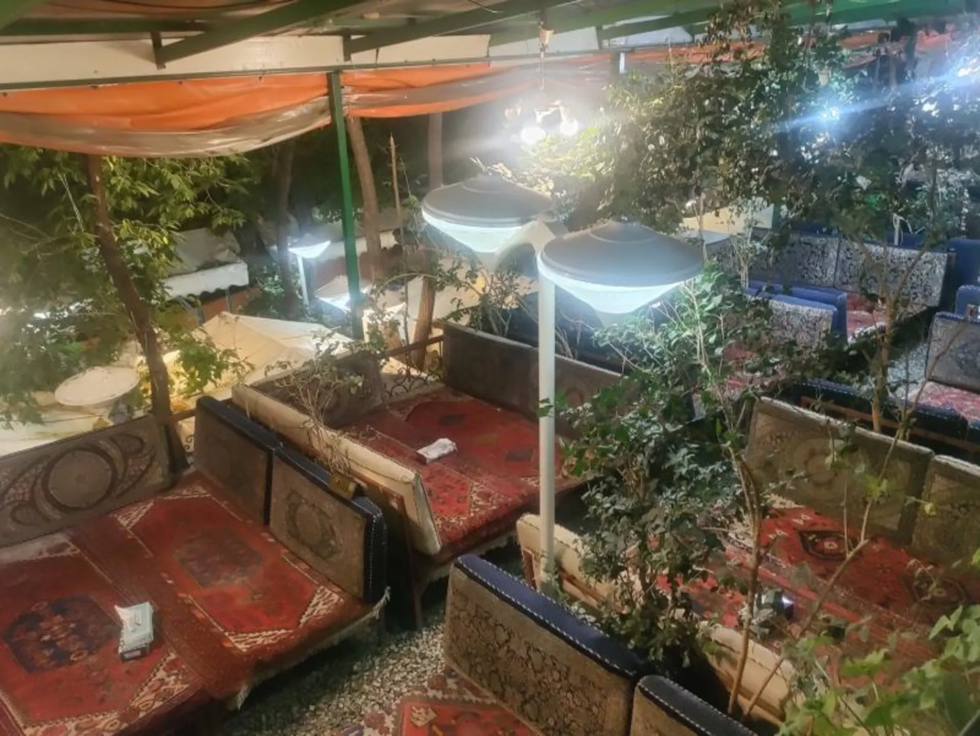 The open space of Sahra Farahzad restaurant