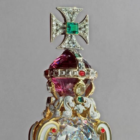 10 most expensive royal crowns and jewels in the world - diginoy