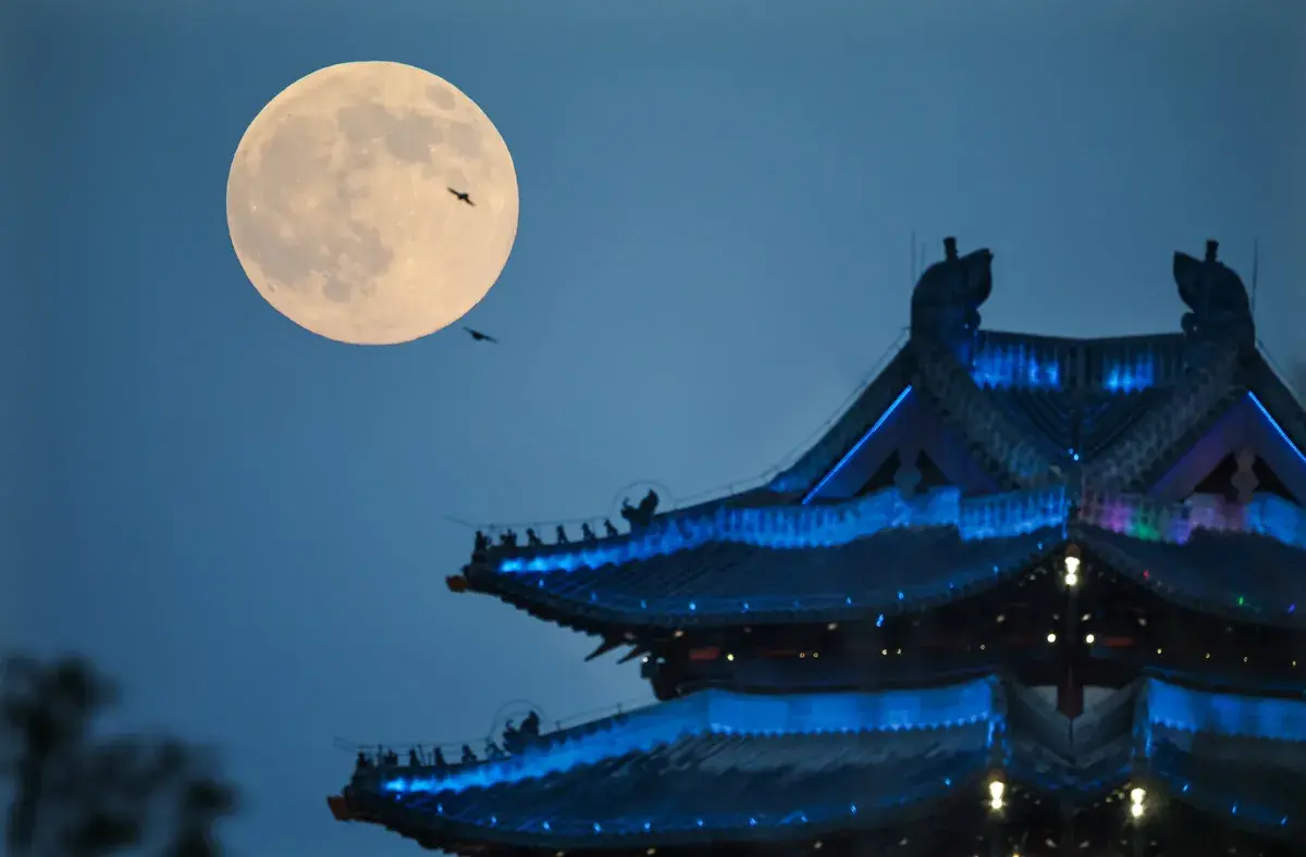 Supermoon of November 1404 in China