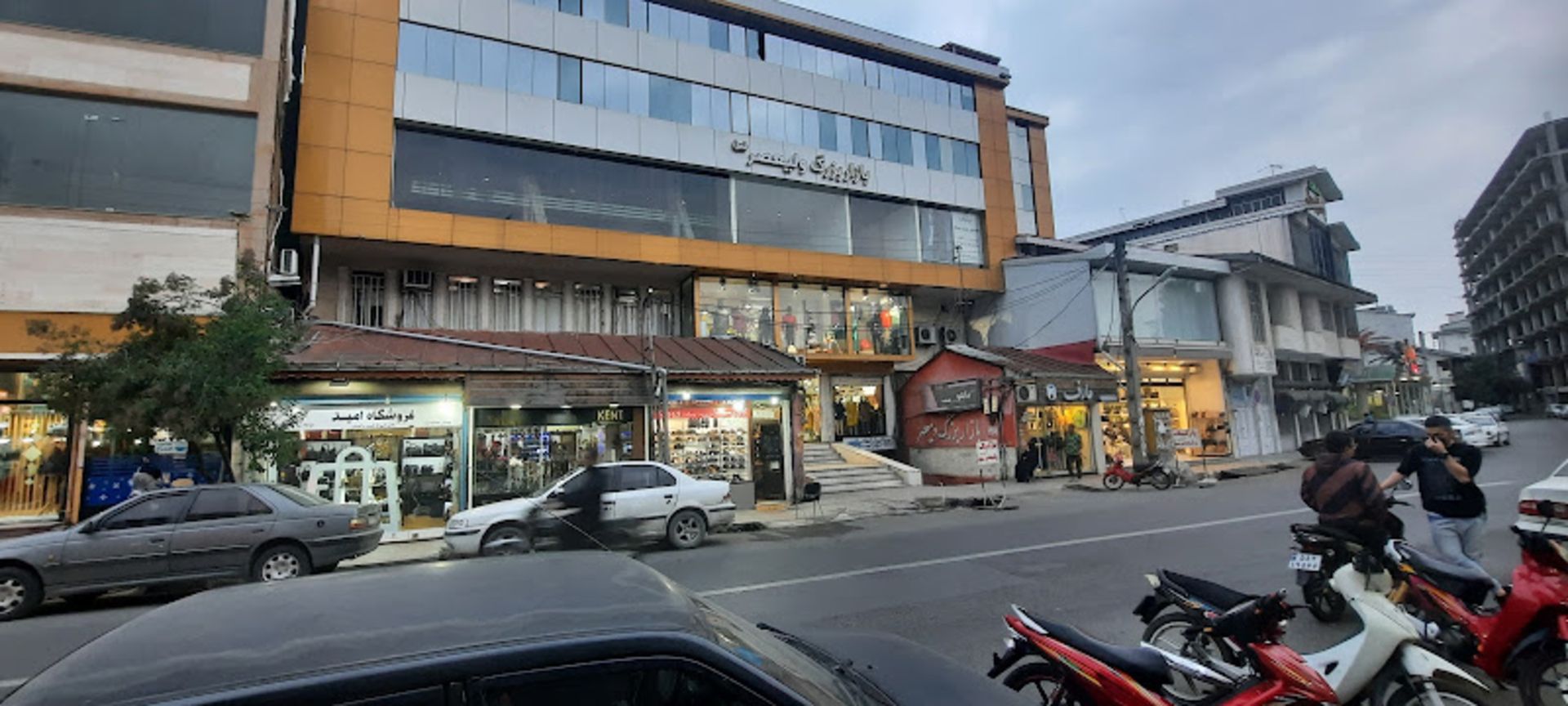 The entrance door of Valiasr shopping center in Astara