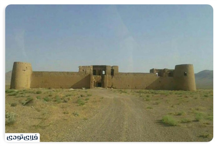 Sightseeing places in Khomin Watching Qajar architecture