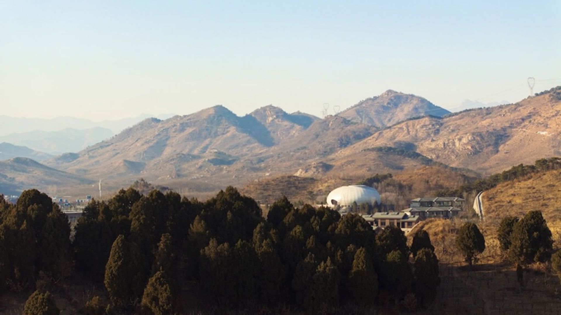 Zunhua rock hotel with a mountain view