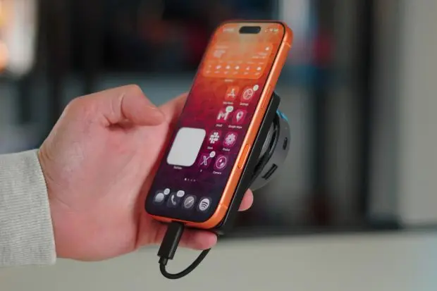 Safe Mag Hub Invzi MagHub 2 iPhone