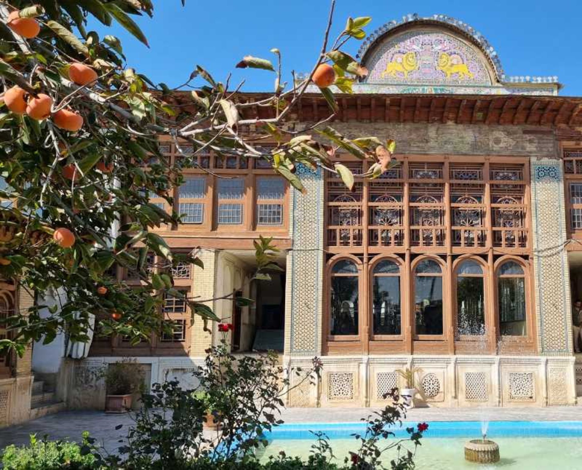 Zainat al-Mulk house in Shiraz in autumn