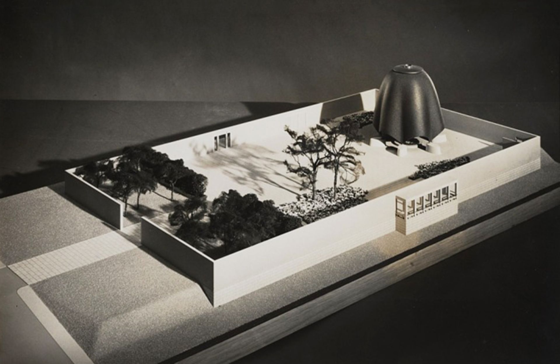 A copy of the roofless church design