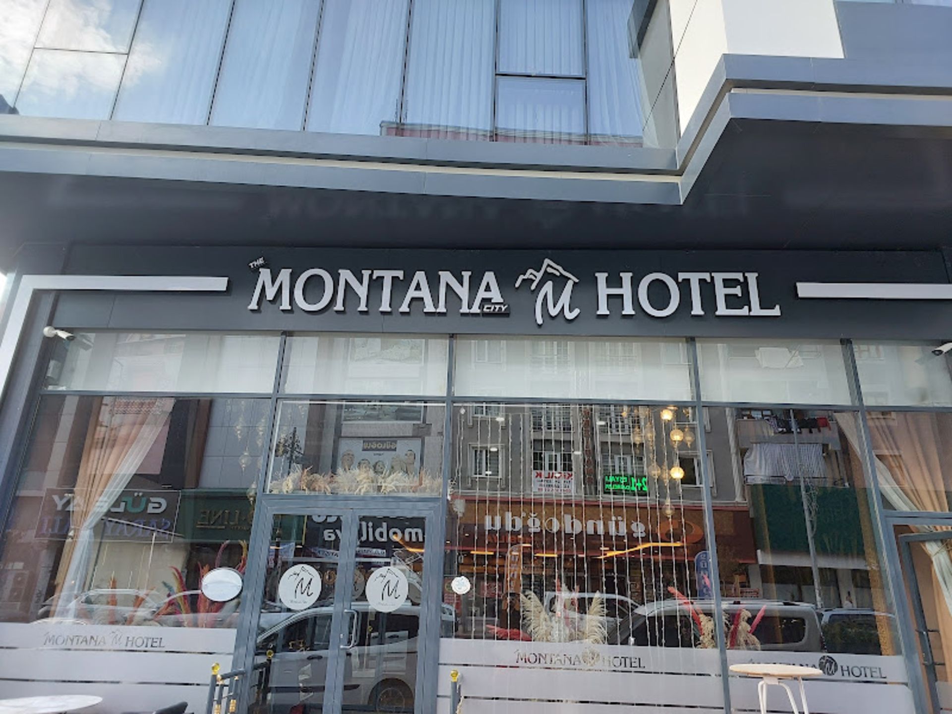 The entrance door of Montana Hotel in Van