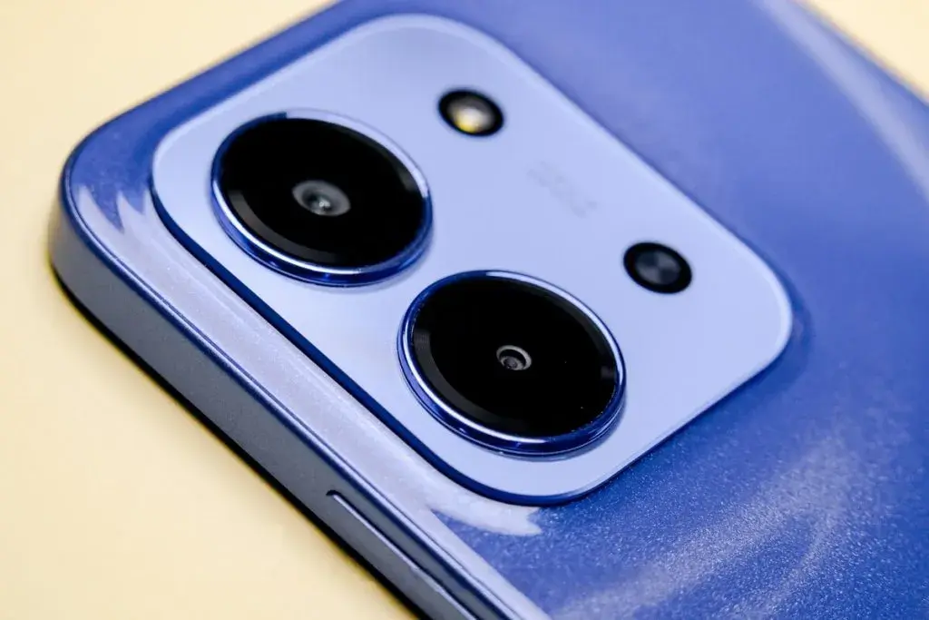 Design and build quality of Redmi 15C phone