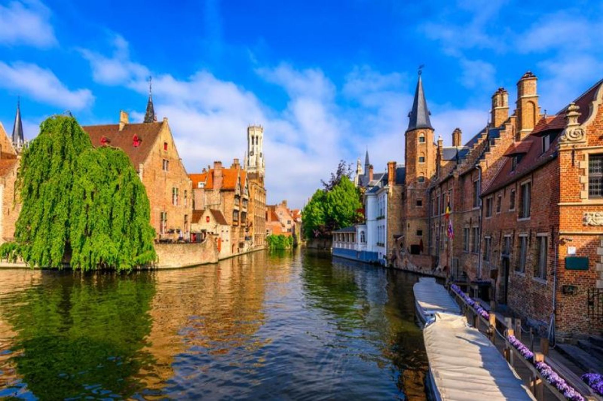 Buildings and water canal in the city of Bruges