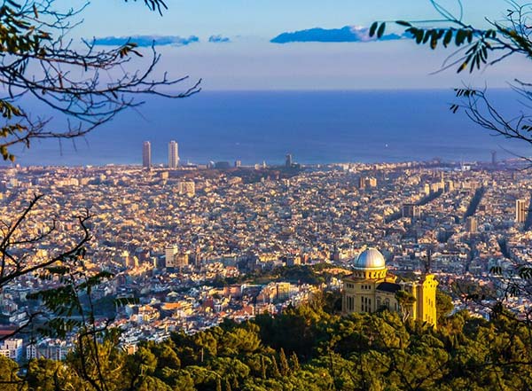 Valencia; The most beautiful port of Spain at a glance