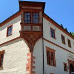 View of a white building in Yakhimov