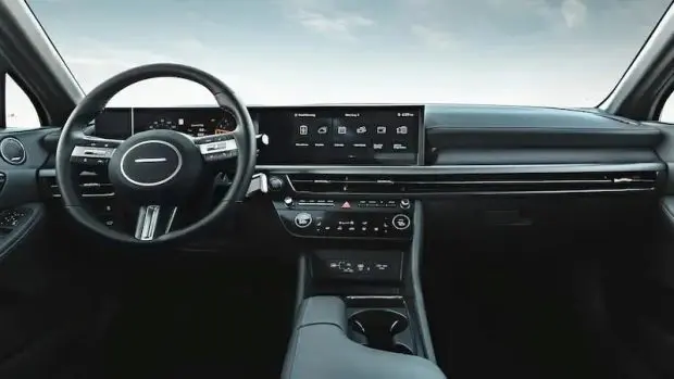 Front view of Hyundai Sonata Hermes Khodro