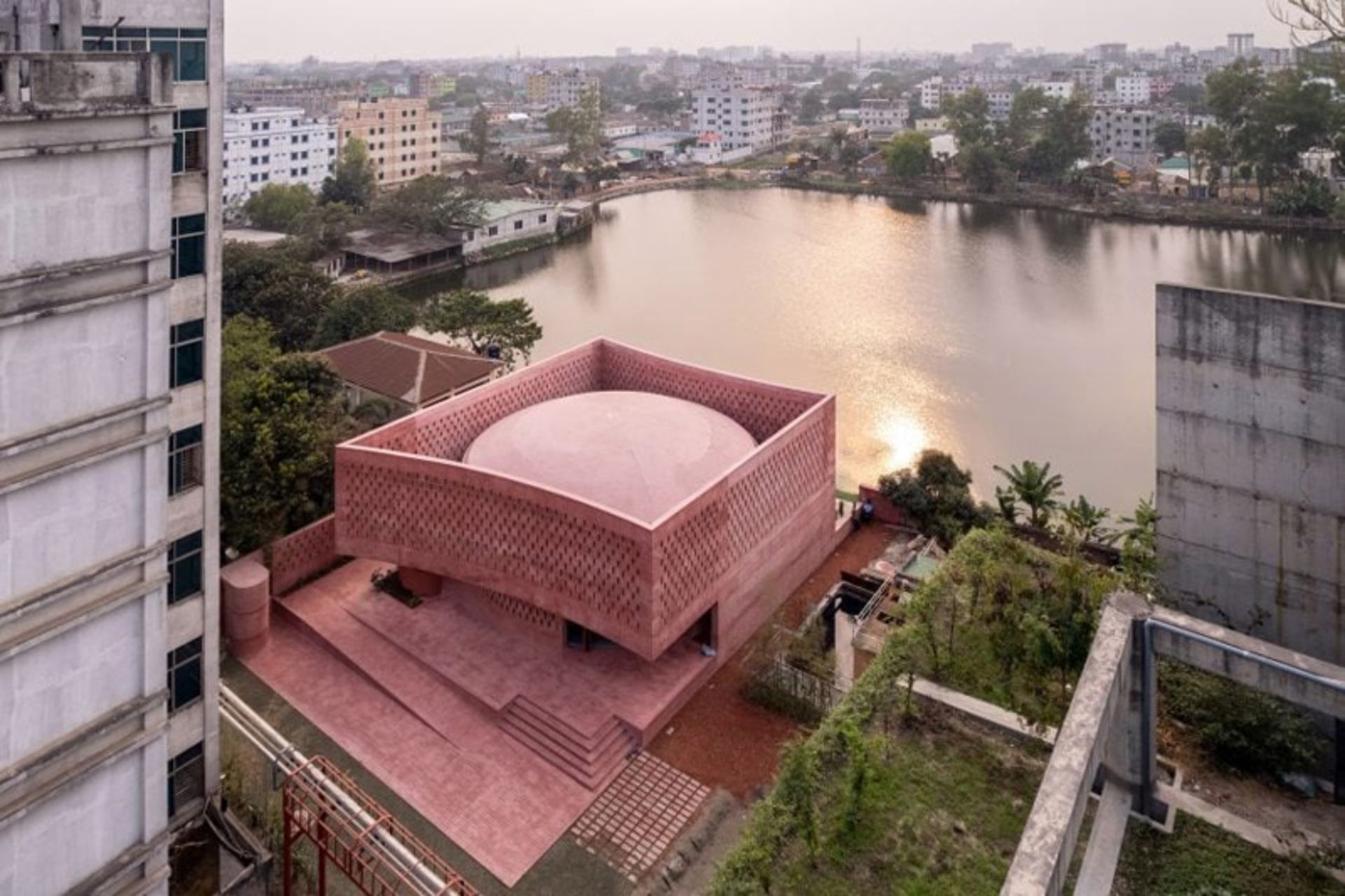 The pink structure of Zaboon Nasa Mosque in Bangladesh