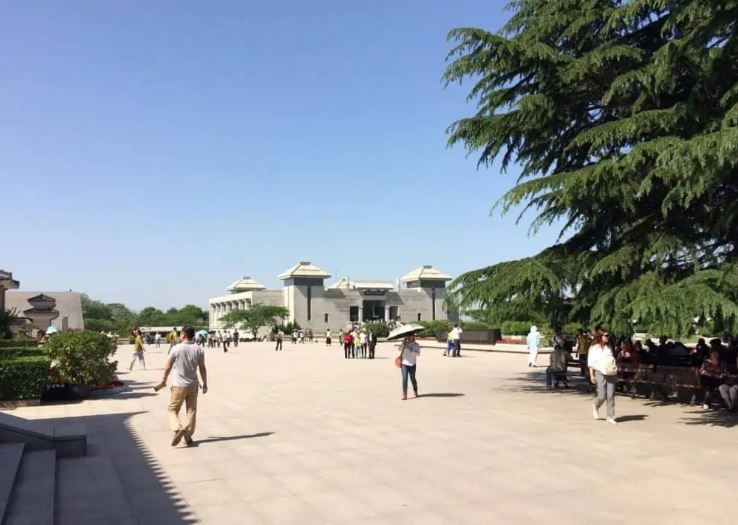 Walking on the ancient wall of Xi'an, China