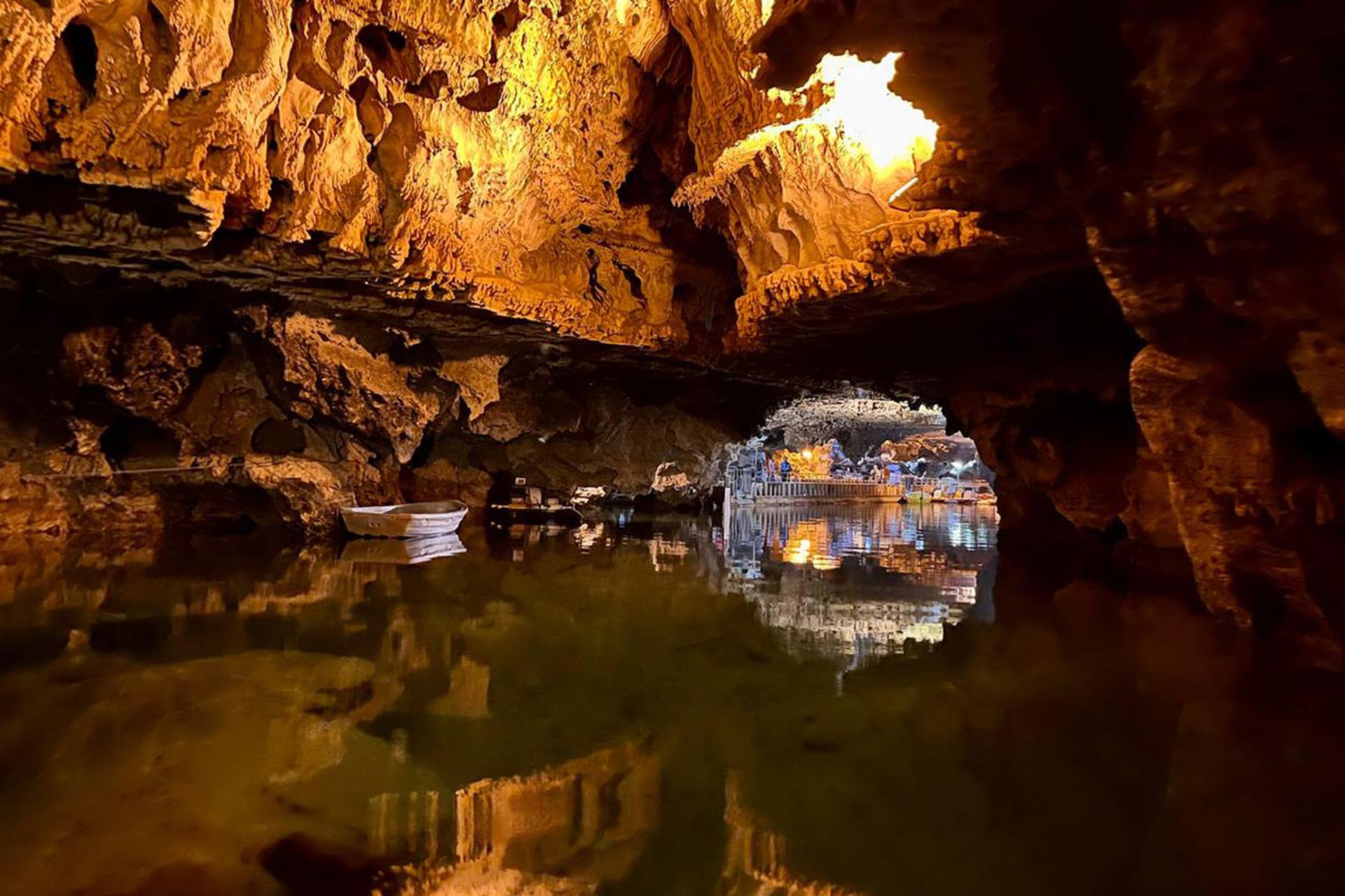 Sightseeing places in Hamedan in spring; From the blue cave to the green gardens