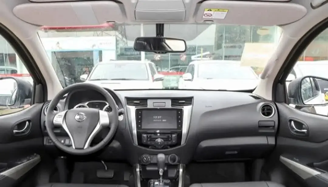 The official catalog of Nissan Navara pickup dukabin