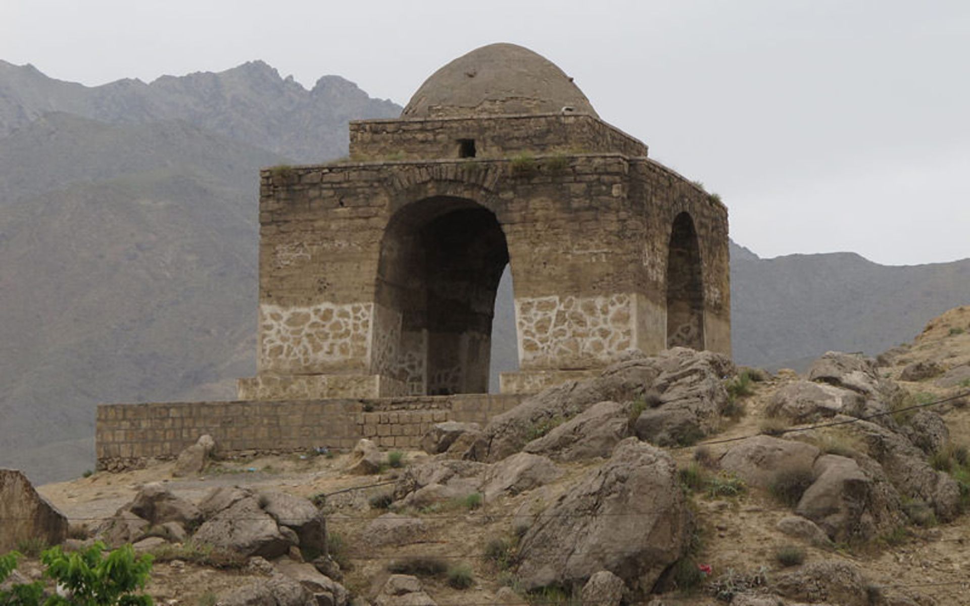 Chahartagi Niaser in the heights west of Niaser, Kashan