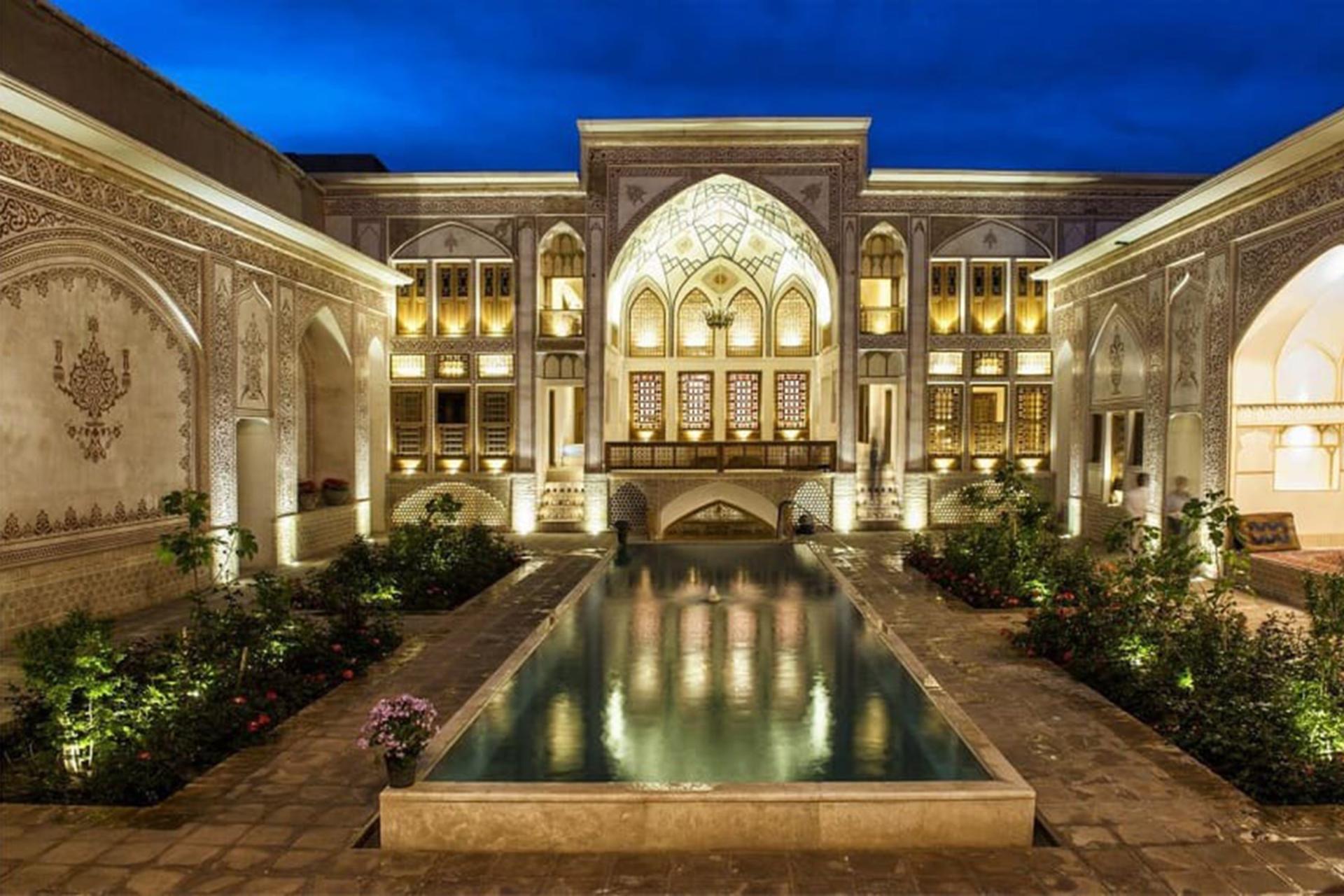 Where should we go at night in Kashan?