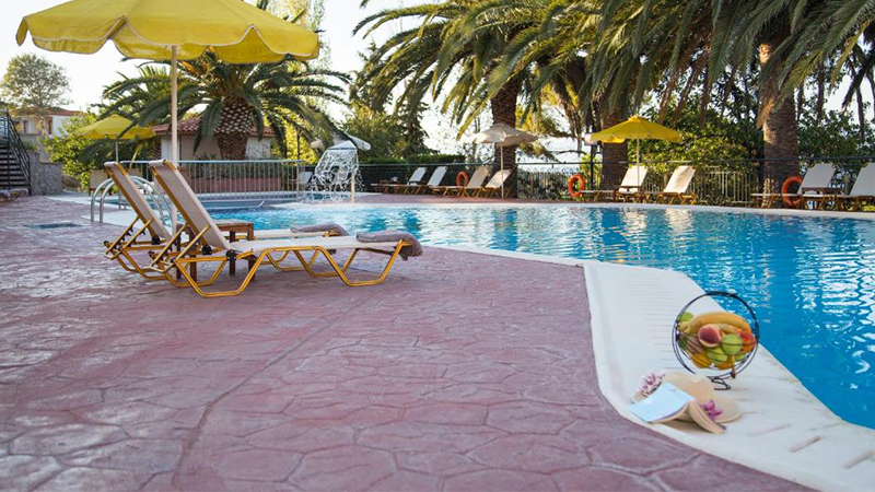 What is the difference between AL and UAL hotels in Antalya, Turkey?