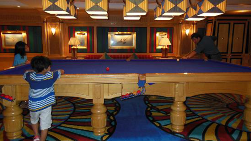 What is the difference between AL and UAL hotels in Antalya, Turkey?