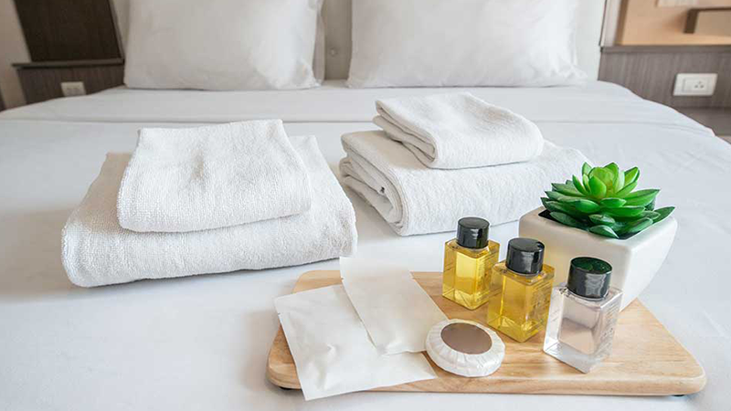 What is the difference between AL and UAL hotels in Antalya, Turkey?