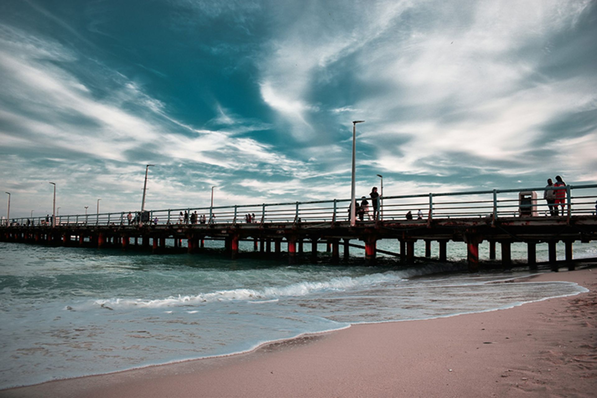 Tourists sightseeing on the Kish pleasure pier