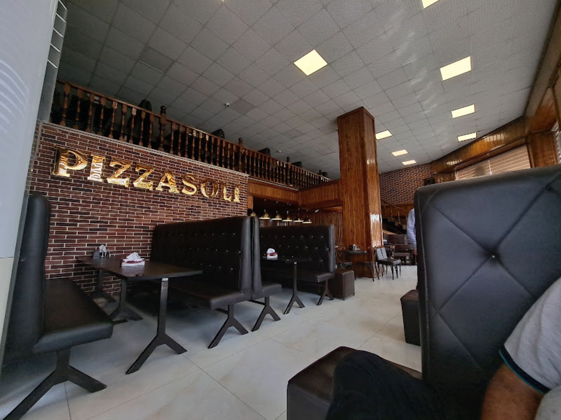 Soli Tenkaben pizza modern furniture