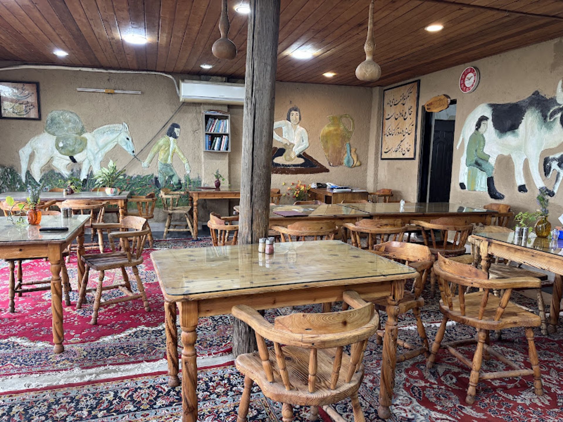 The traditional atmosphere of Setara Su Tenkaben restaurant