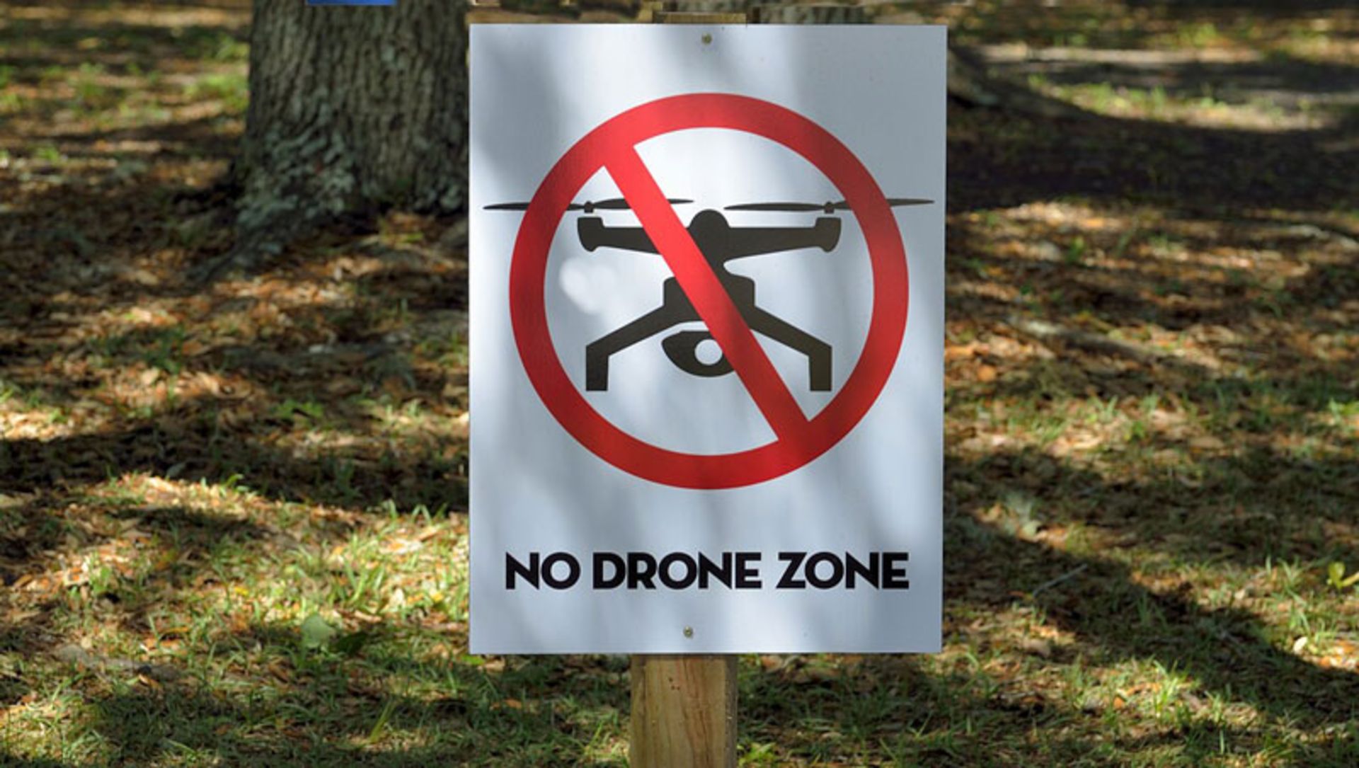 No drone flight area sign