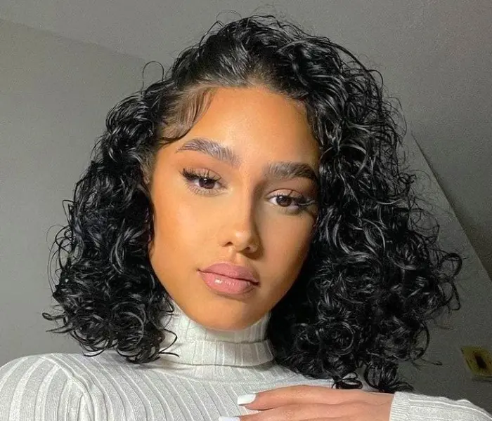 Short curly hair style for girls with wet style