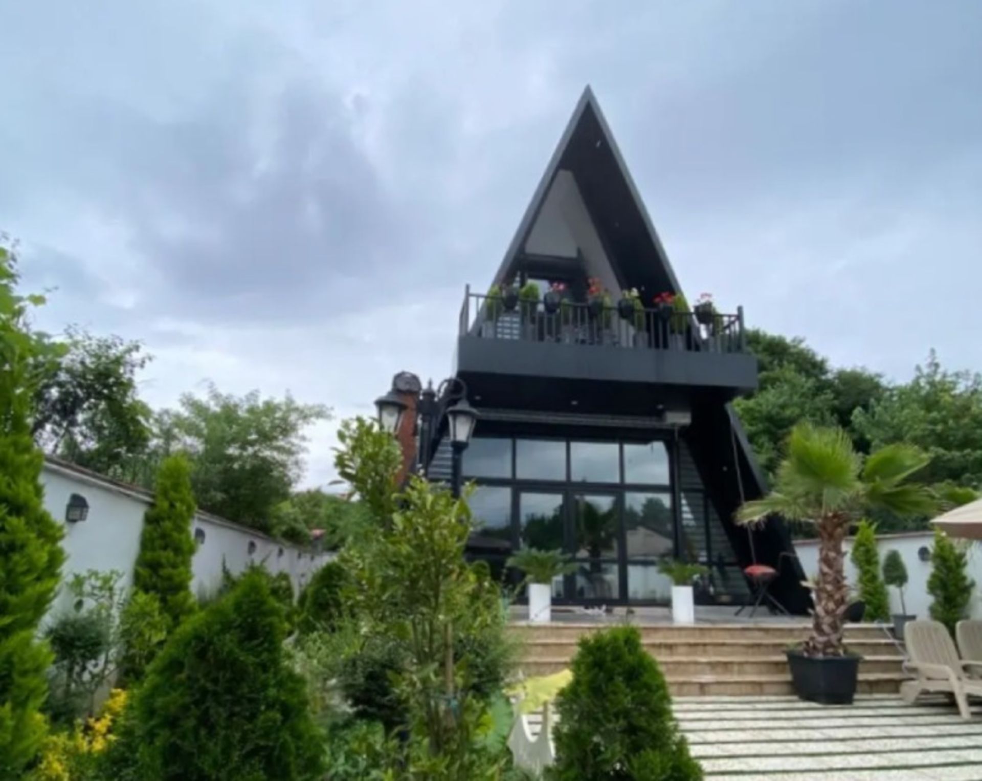 The green area of ​​Lahijan Swiss Cottage