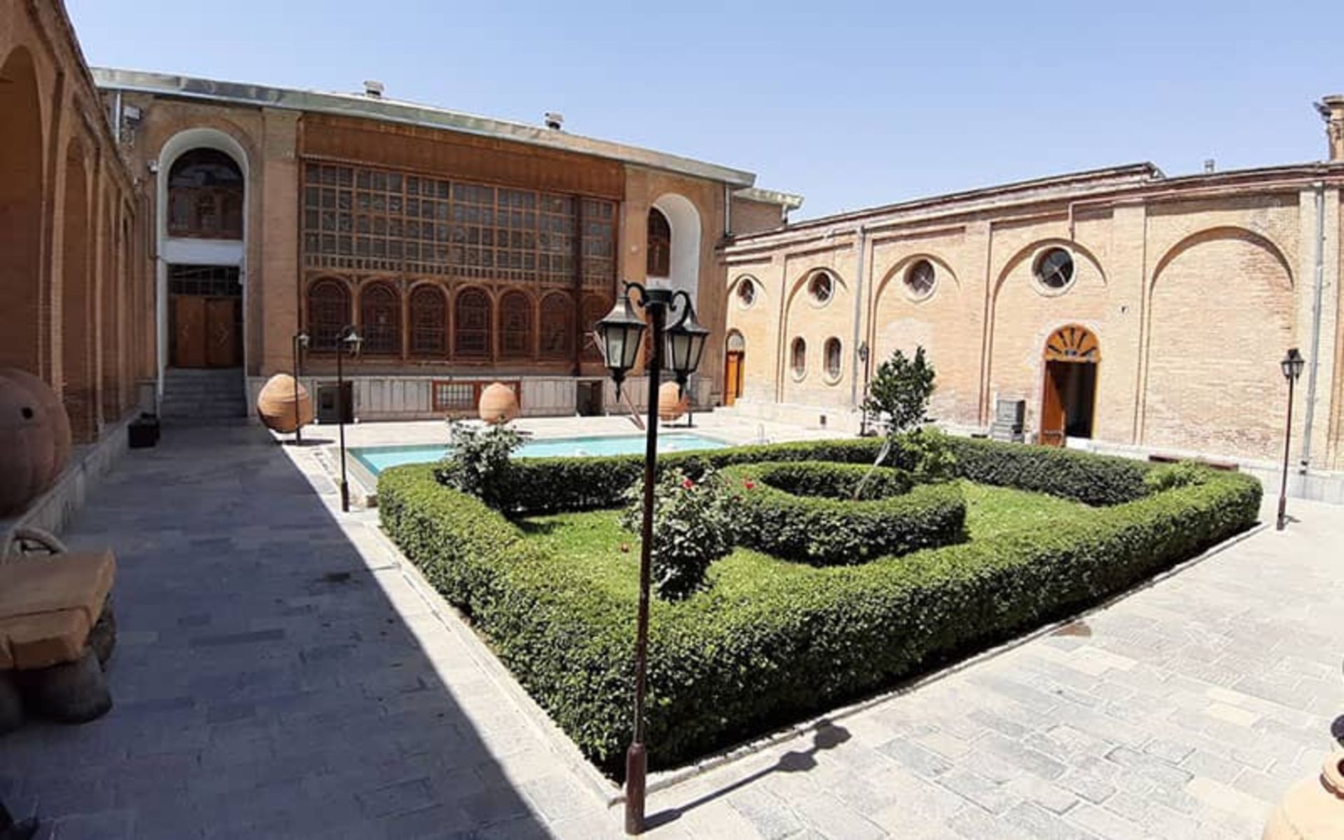 The courtyard of Moshir Divan's house and mansion in Sanandaj