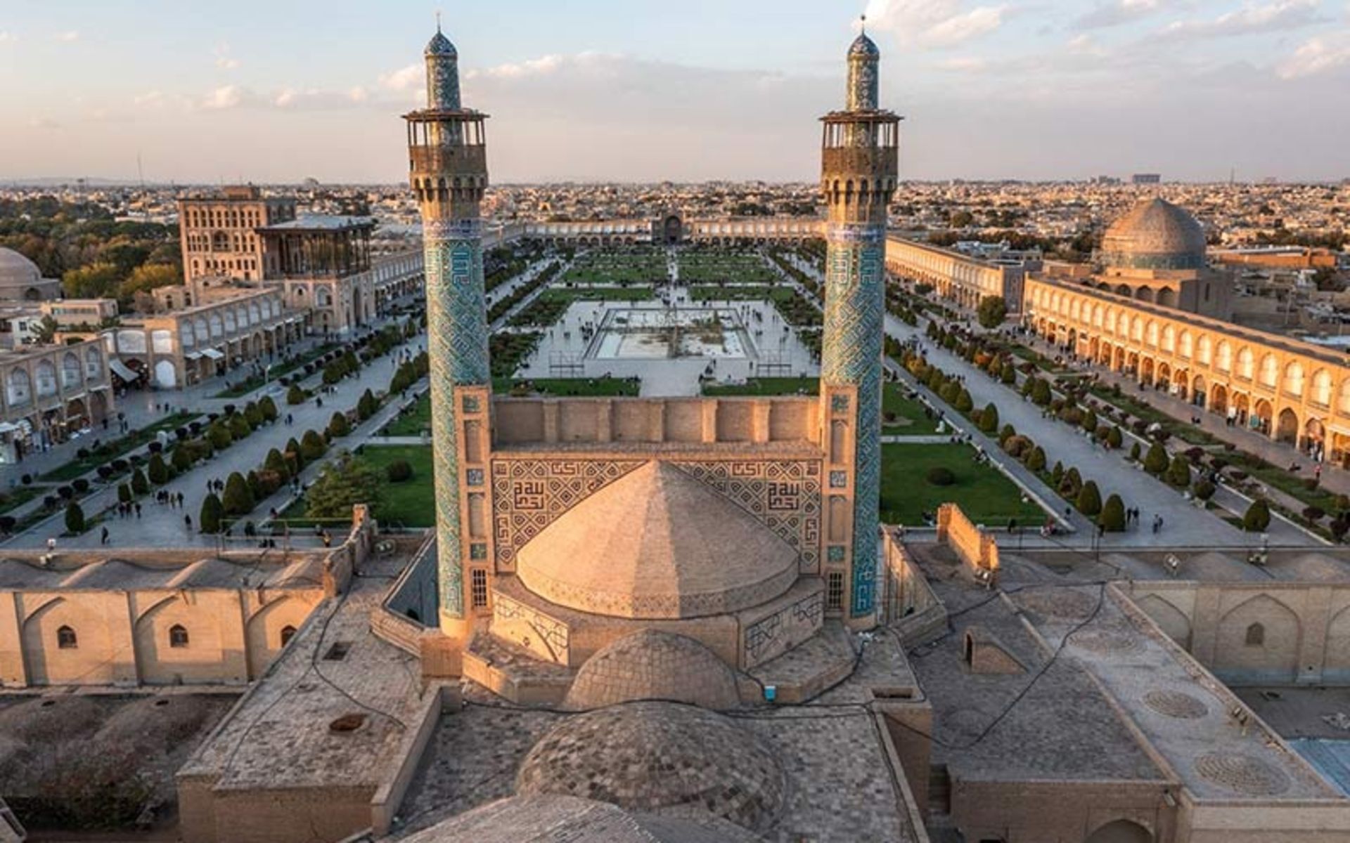 The attractions of Naqsh Jahan Square in Isfahan, photo source: Google Map, photographer: Mohammad Reza Yaqoubi Shawaki