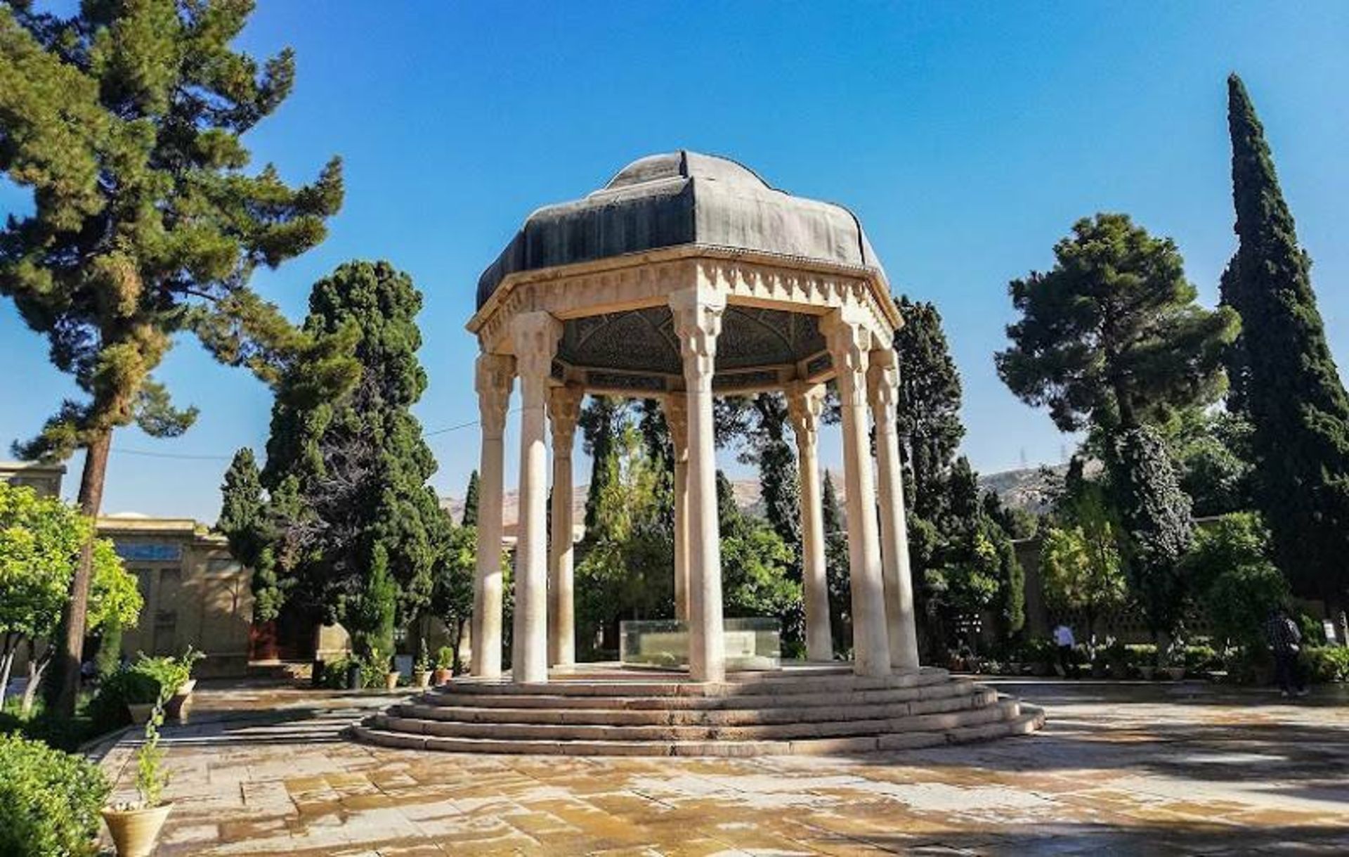 Hafez tomb and Hafez green space