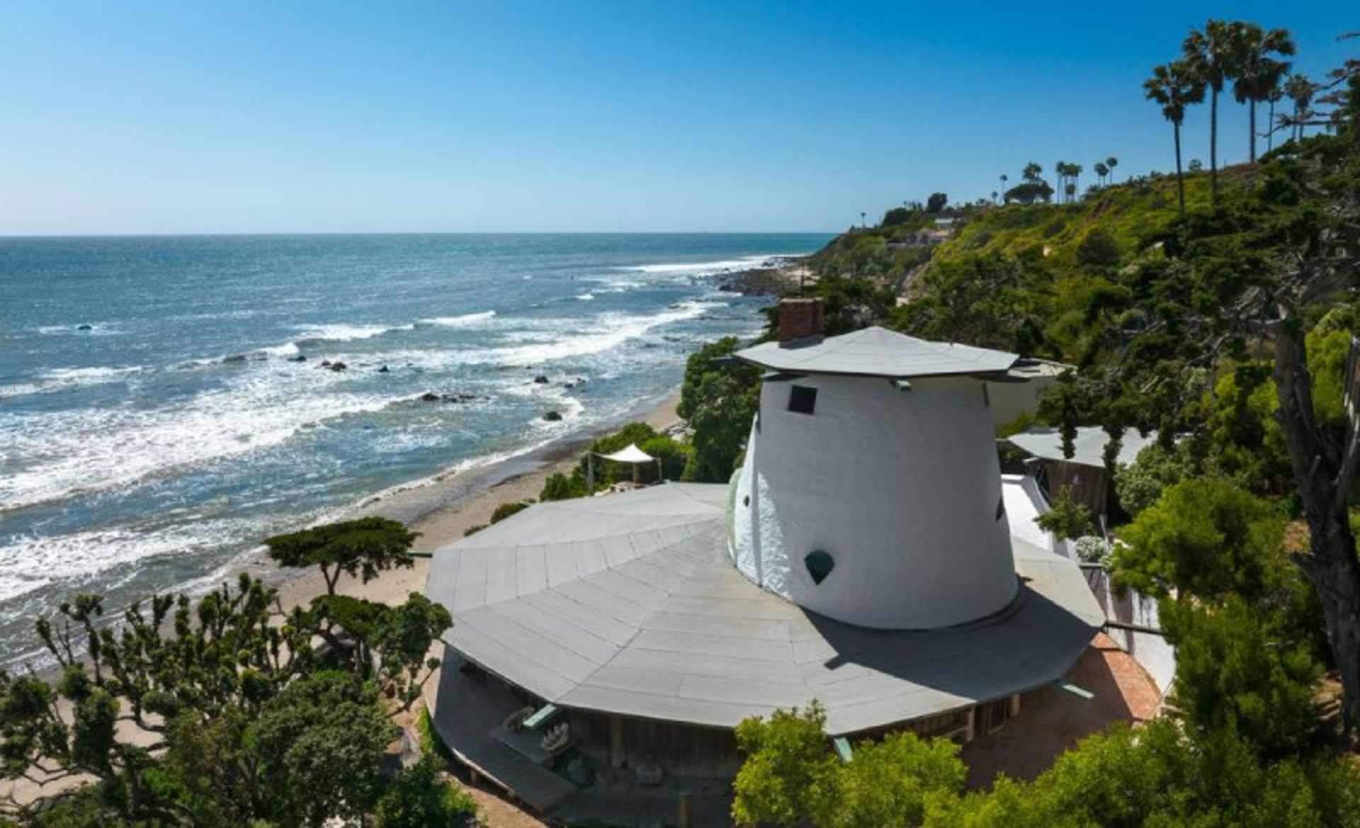 The exterior of a sandcastle house in America