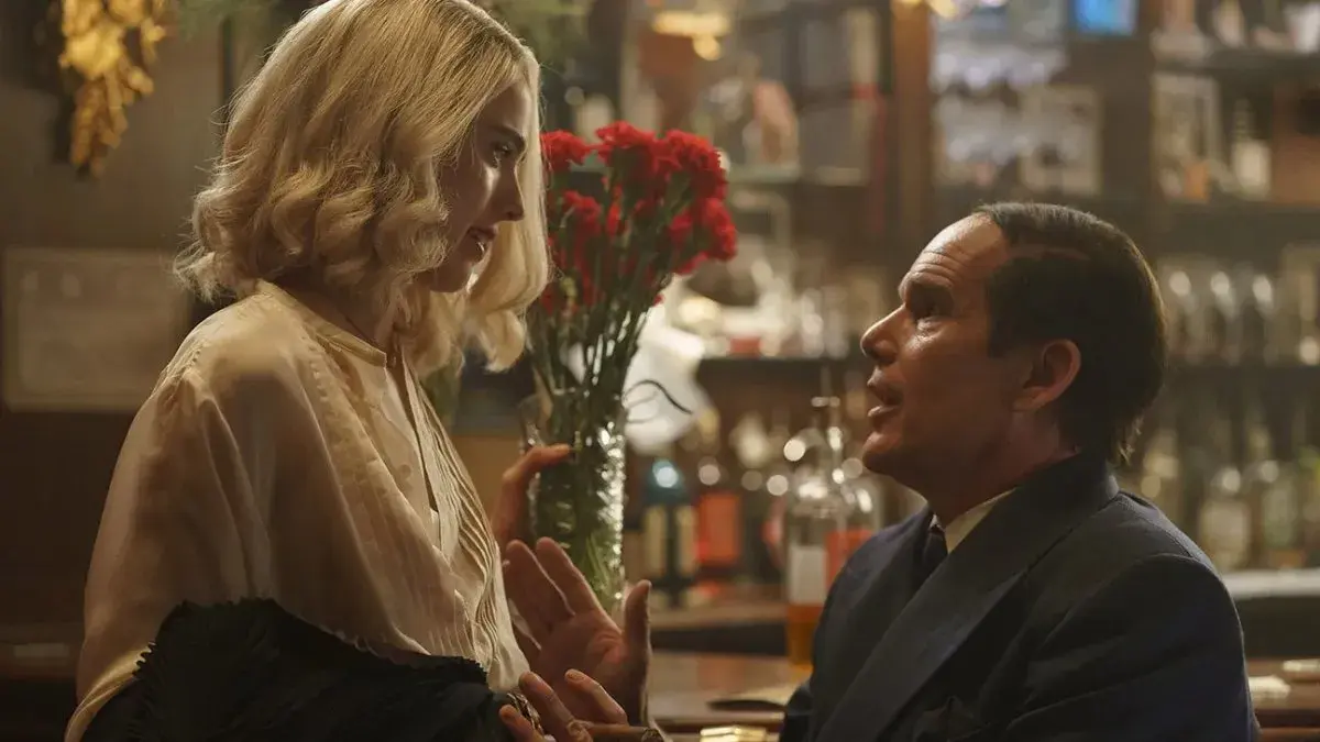 Ethan Hawke and Margaret Qualley