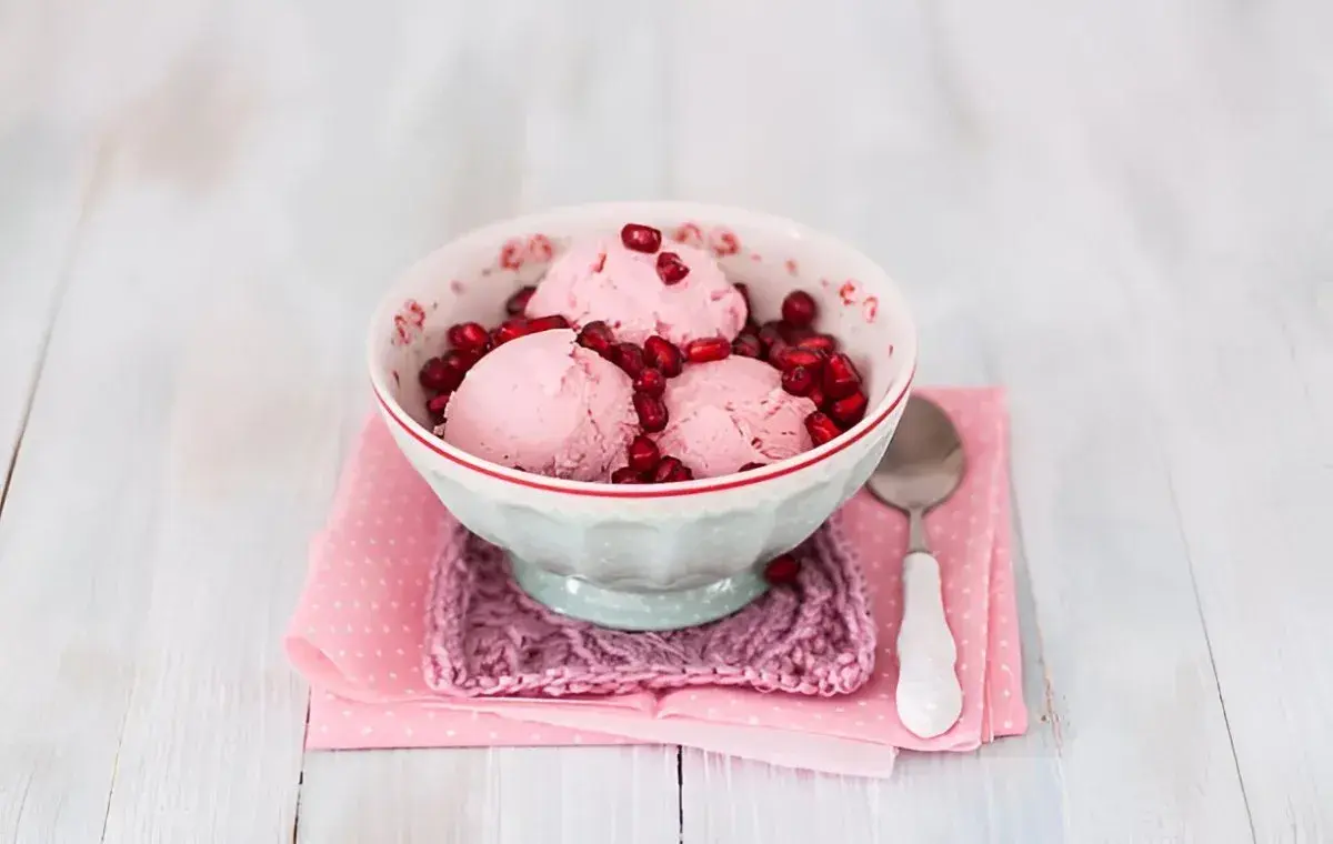 Pomegranate ice cream is a type of pomegranate dessert