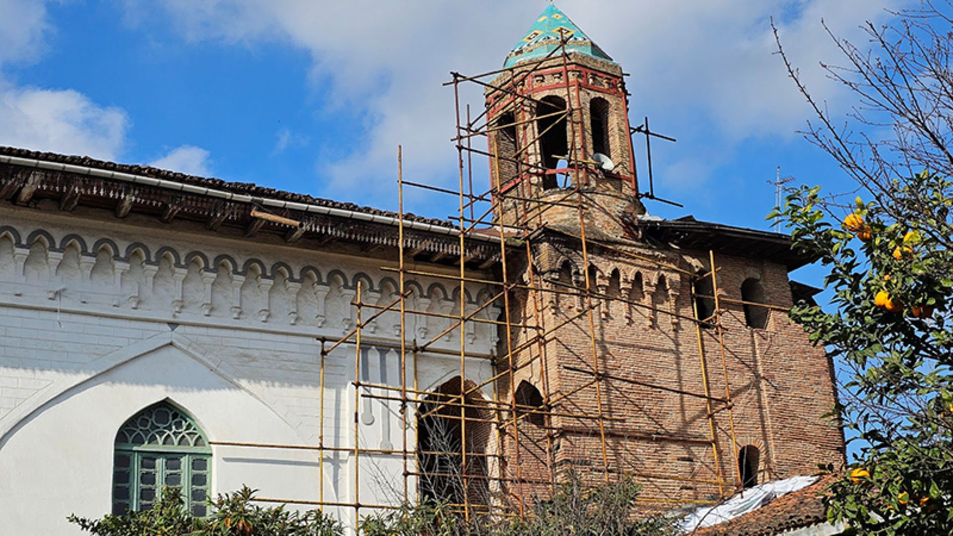 The brick dome of Akbariye Mosque in Lahijan
