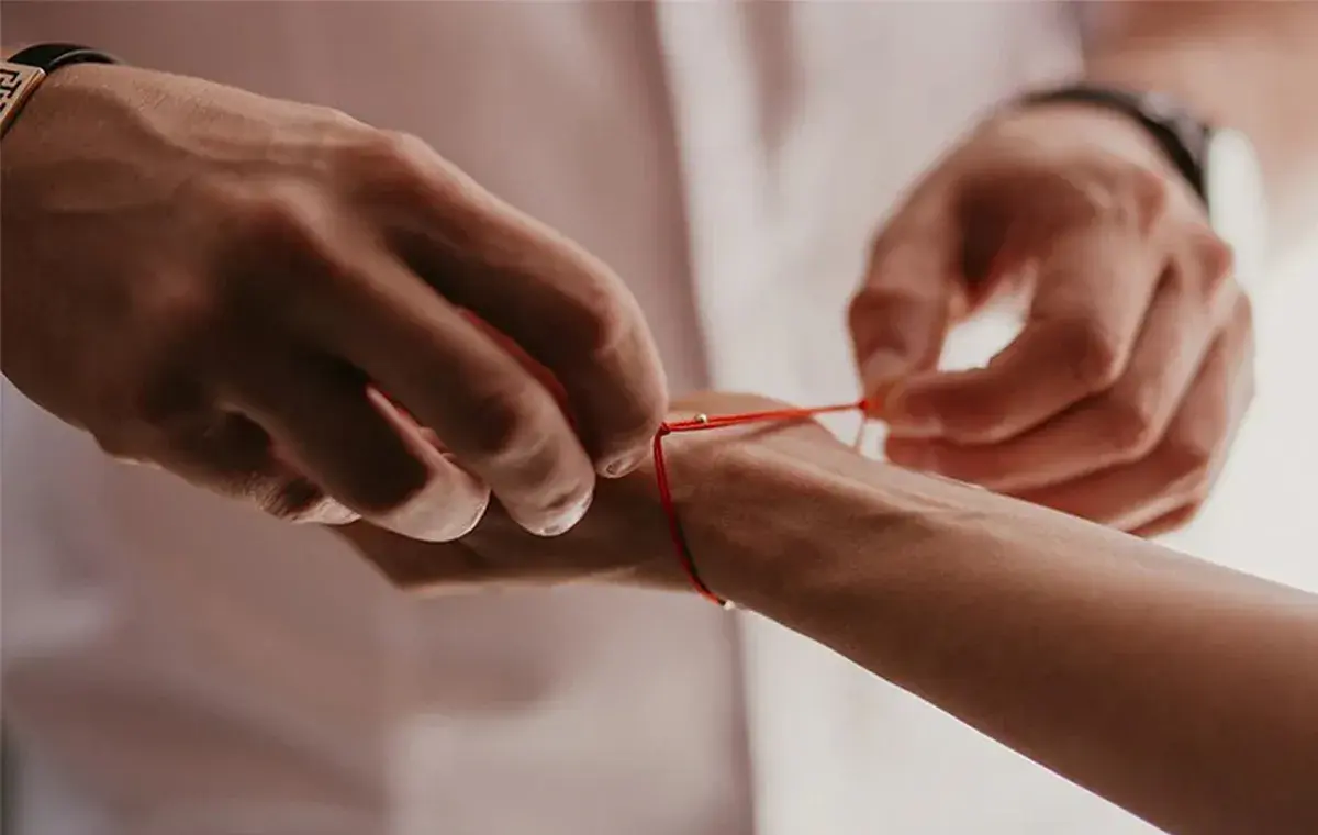 The legend of Red String