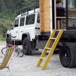 The entrance stairs of the movable hut