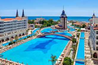 What is the difference between AL and UAL hotels in Antalya,