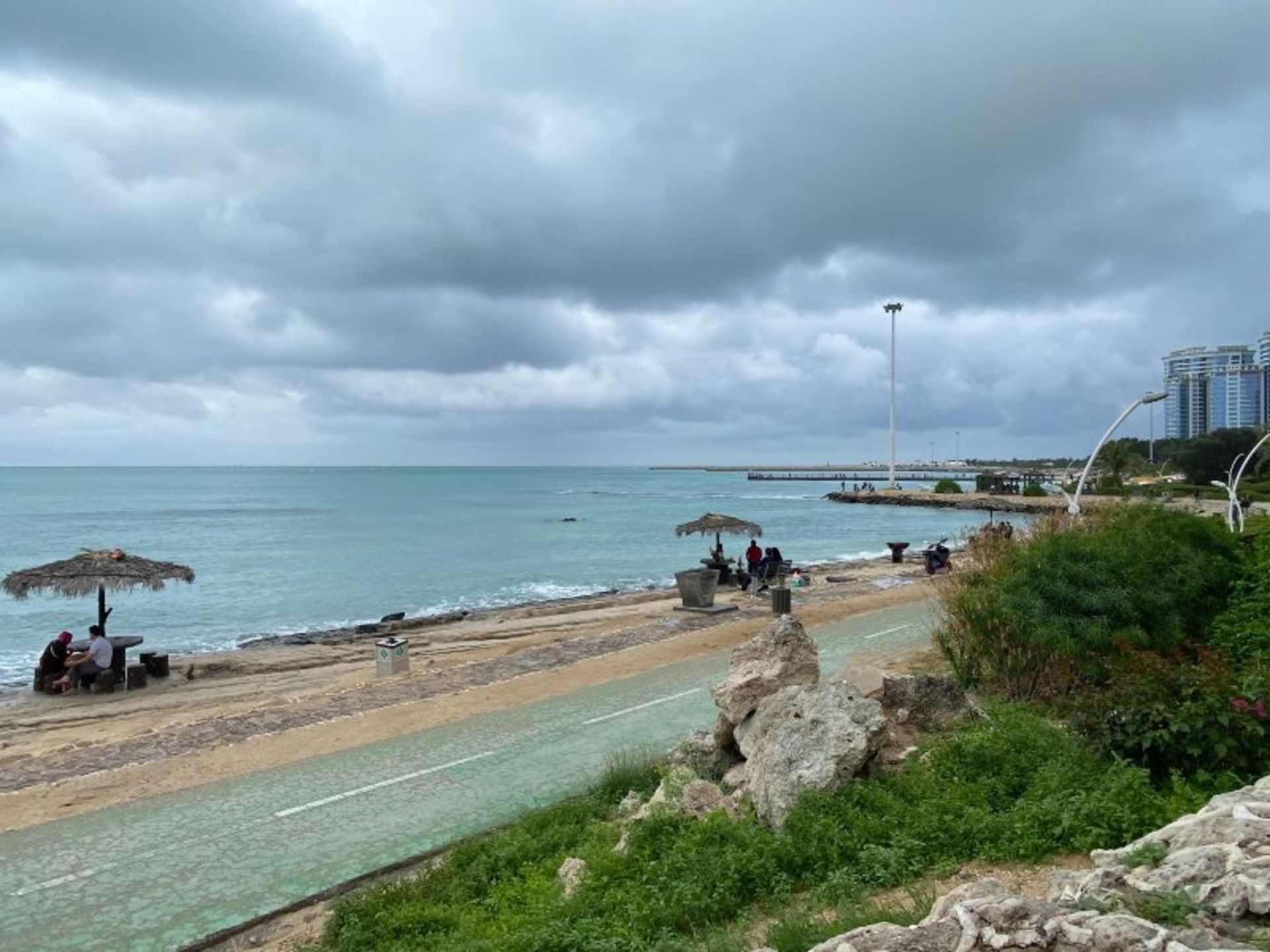 Marjan Kish beach in cloudy weather