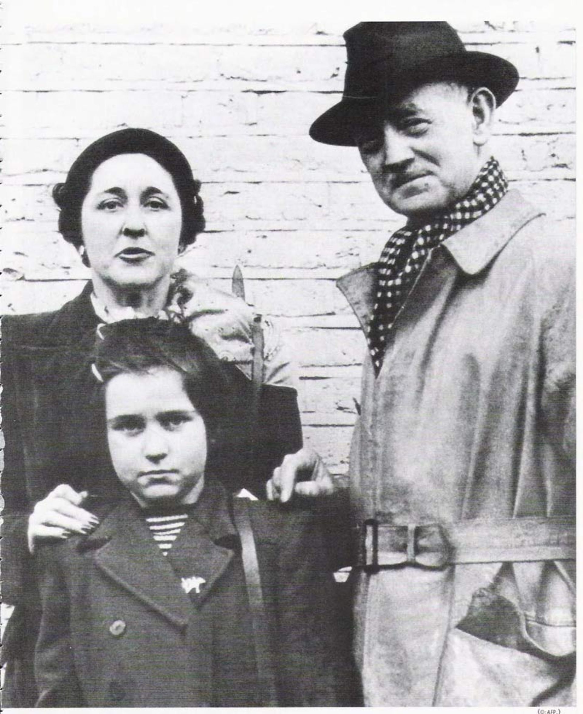 Portrait of British rationing architect Jack Drummond with his wife and daughter