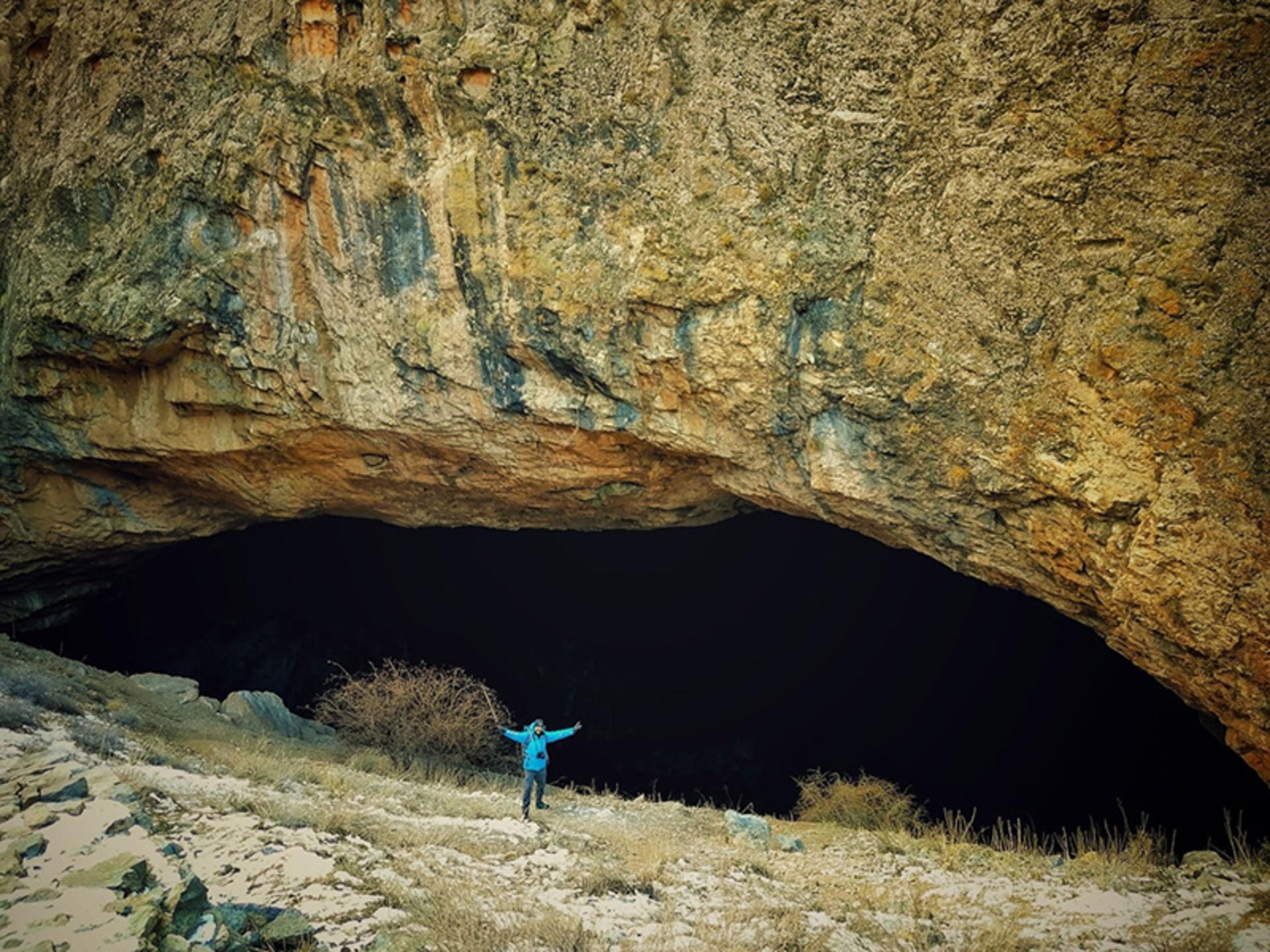 The large mouth of Afshan Cave